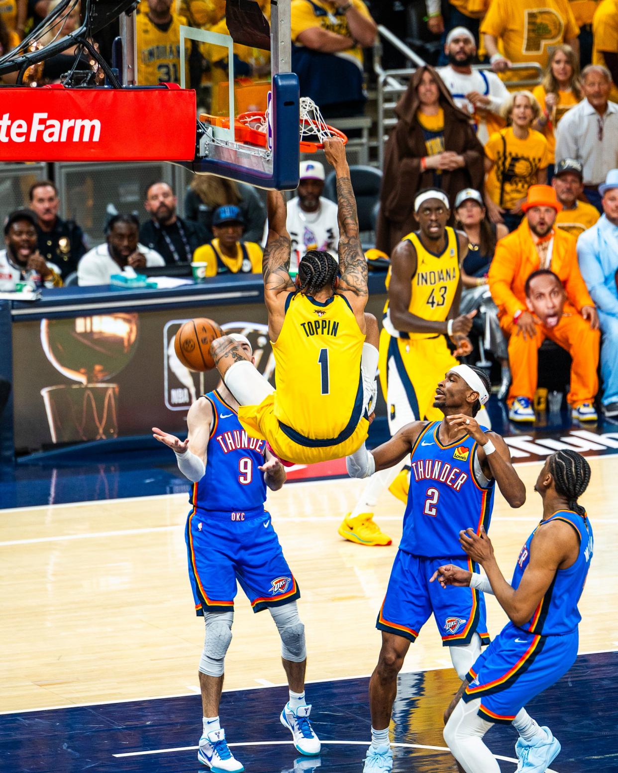 关于NBA常规赛倒计时；多伦多猛龙集结日造点机会；细节引发关注；更衣室稳定；身体对抗强度拉满的信息