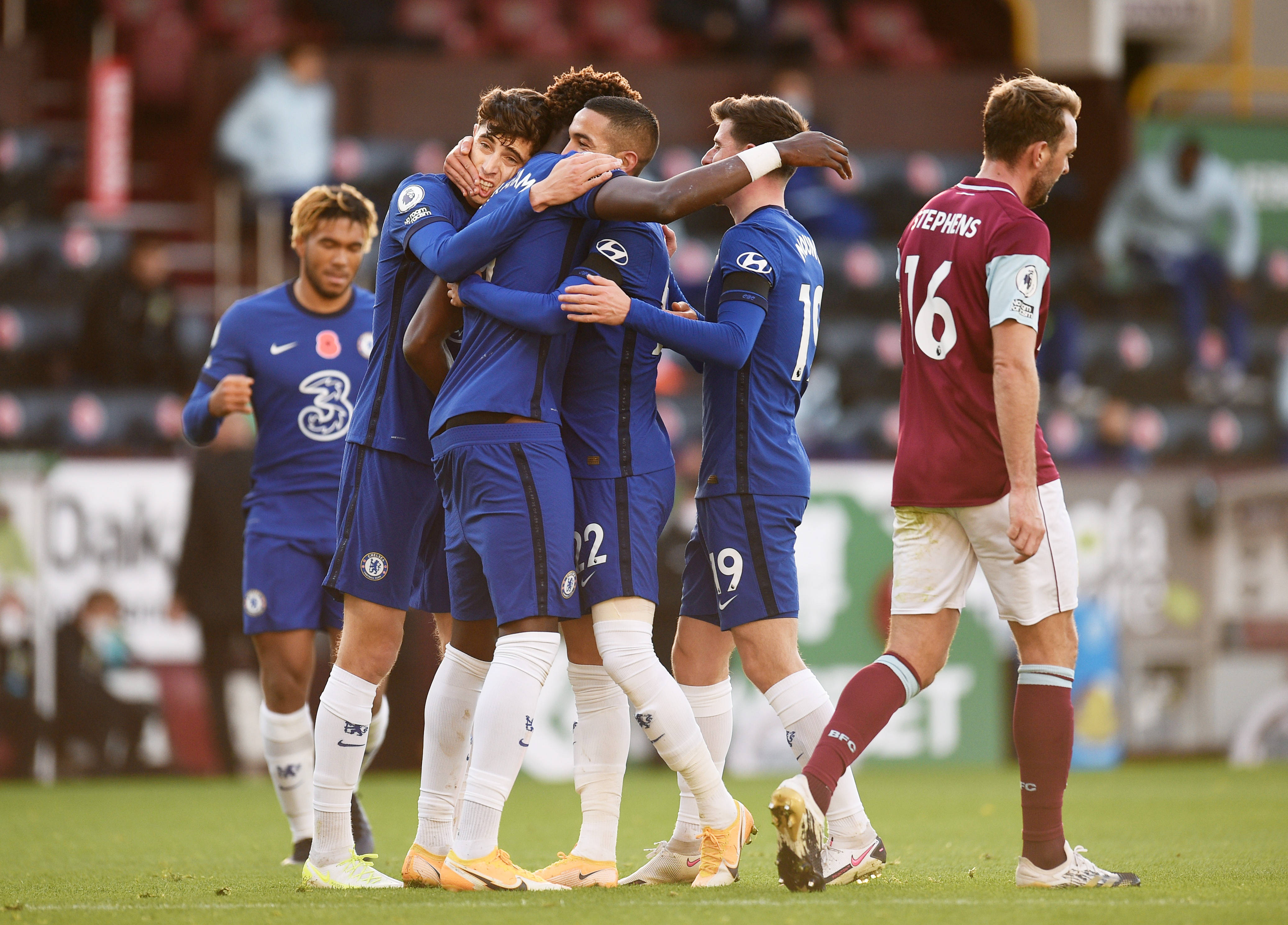 包含今夜塞维利亚备战英超，战术微调细节曝光，管理层满意，纪律约束更严格的词条