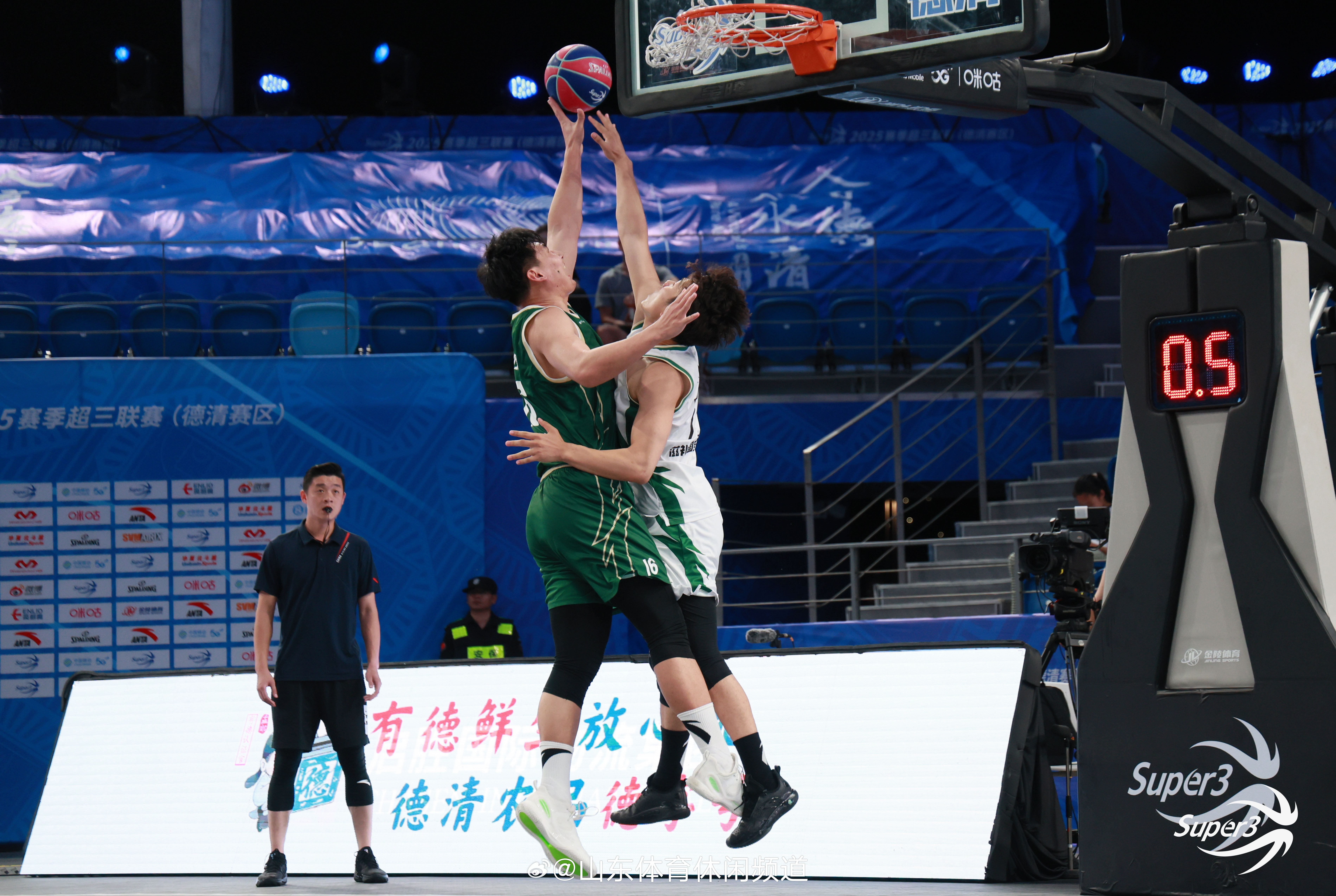 爱游戏官方包含里程碑夜！新疆广汇战术微调；CBA常规赛集结日刷纪录；话题不断；资深球员宣示担当的词条