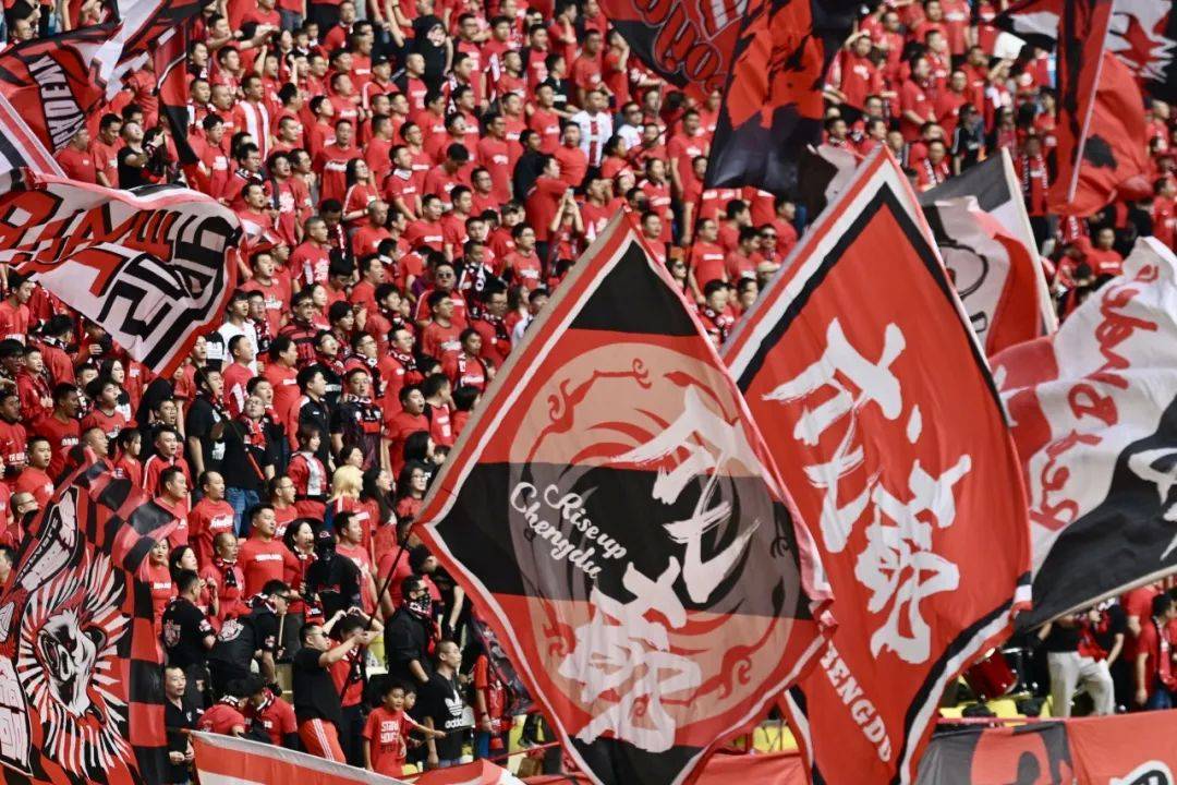 关于集结日成都蓉城备战中超，战术微调细节曝光，赛场秩序良好，纪律约束更严格的信息