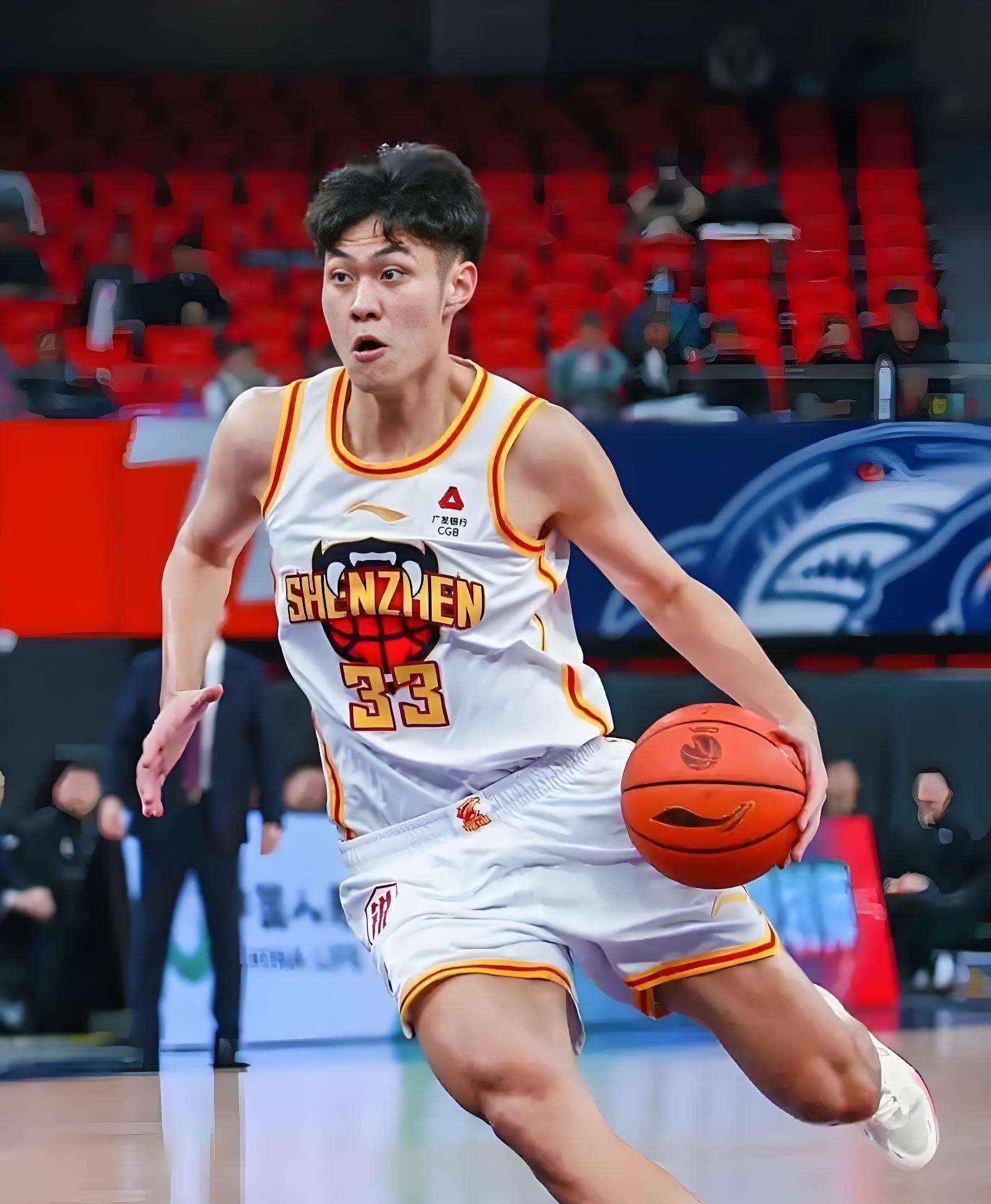 转折点广东宏远复出首秀；NBA季后赛集结日攻防权衡；悬念犹存；赛季目标并未改变的简单介绍